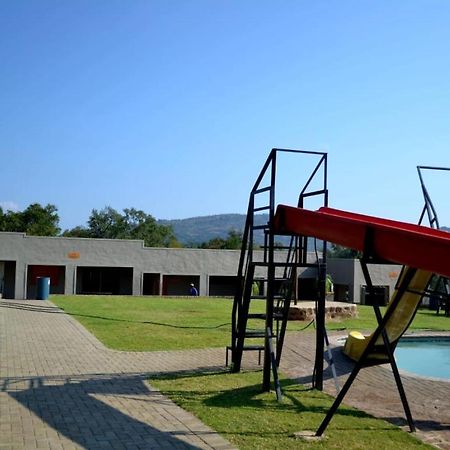 Thandabantu Game Lodge Roossenekal Exterior photo