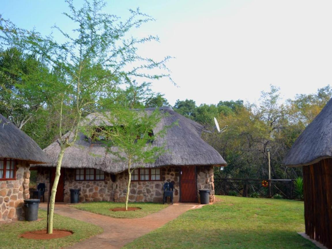 Thandabantu Game Lodge Roossenekal Exterior photo