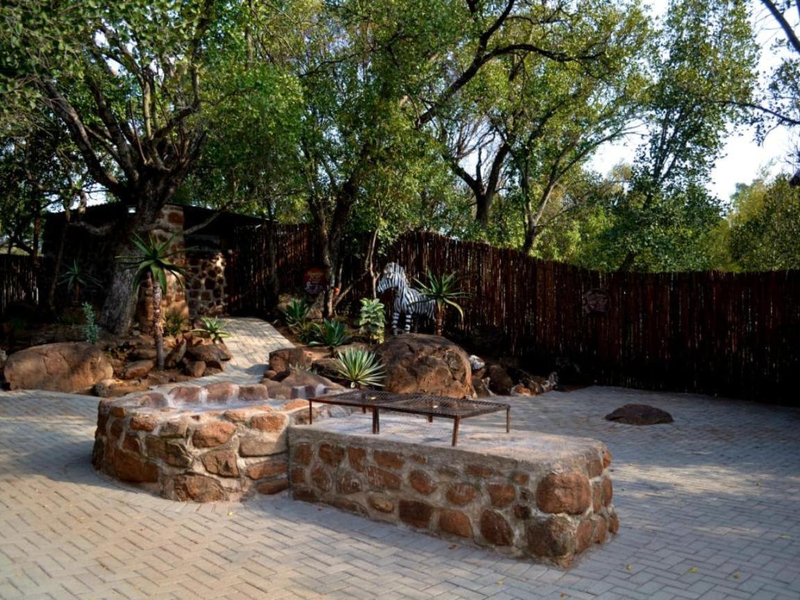 Thandabantu Game Lodge Roossenekal Exterior photo